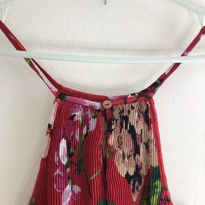 Red top floral design Sz Small